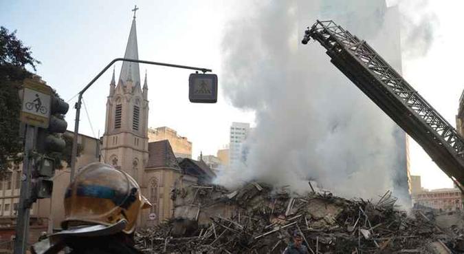 Oito dias após o acidente, a igreja já tinha arrecadado R$ 80 mil em doações de outras comunidades luteranas do Brasil e também do exterior(foto: Rovena Rosa/Agência Brasil) Oito dias após o acidente, a igreja já tinha arrecadado R$ 80 mil em doações de outras comunidades luteranas do Brasil e também do exterior(foto: Rovena Rosa/Agência Brasil)