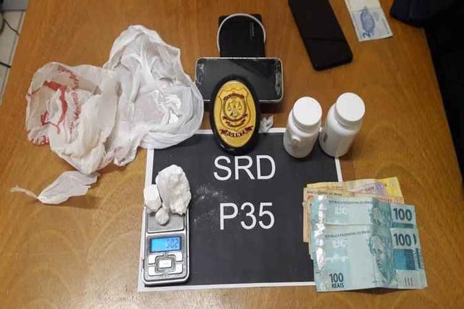 Materiais apreendidos durante operação de combate às drogas em Sobradinho II(foto: Divulgação/Polícia Civil) Materiais apreendidos durante operação de combate às drogas em Sobradinho II(foto: Divulgação/Polícia Civil)