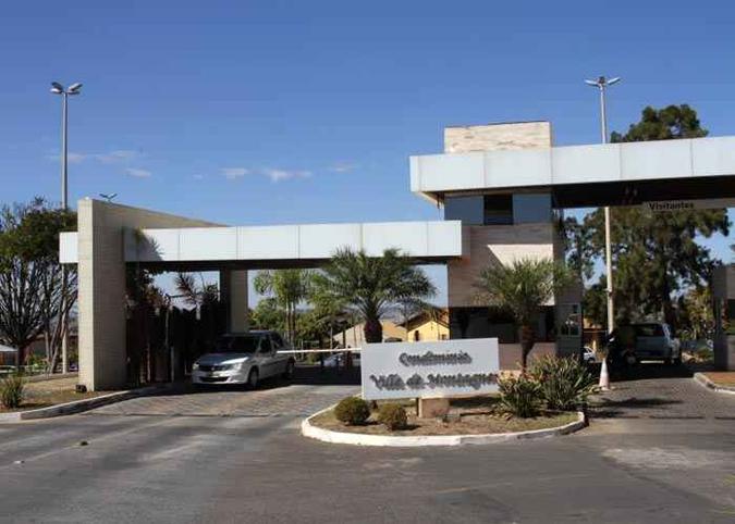 O Condomínio Ville de Montagne, no Lago Sul, é um dos setores que poderão manter os cercamentos caso seja aprovada legislação (foto: Ana Rayssa/Esp. CB/D.A Press - 20/6/17 ) O Condomínio Ville de Montagne, no Lago Sul, é um dos setores que poderão manter os cercamentos caso seja aprovada legislação (foto: Ana Rayssa/Esp. CB/D.A Press - 20/6/17 )