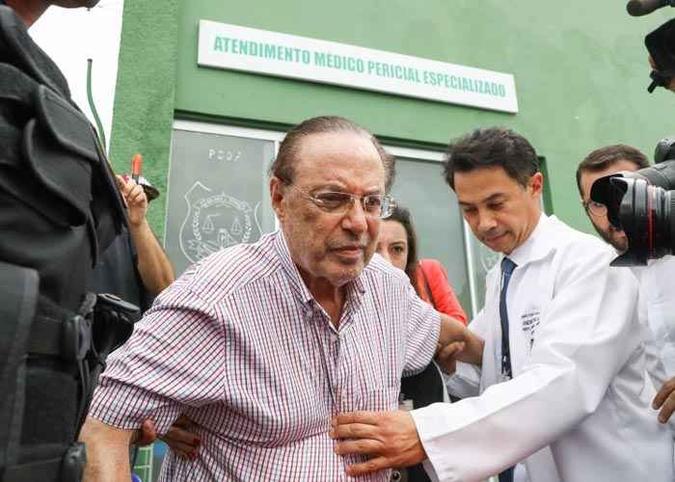 O deputado tem câncer na próstata e enfrenta um problema degenerativo na coluna: advogados contestam o IML (foto: AFP / Sergio LIMA ) O deputado tem câncer na próstata e enfrenta um problema degenerativo na coluna: advogados contestam o IML (foto: AFP / Sergio LIMA )