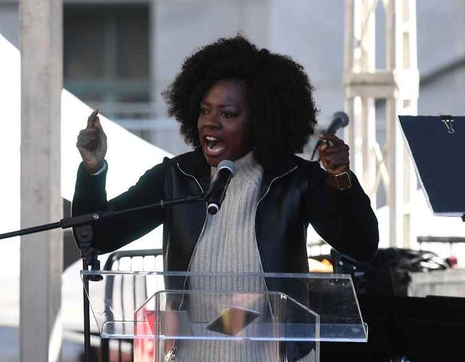 A atriz norte-americana Viola Davis se manifestou nesta terça-feira, 20/3, a respeito do assassinato da vereadora do Rio Marielle Franco (PSOL-RJ)(foto: AFP / Mark RALSTON) A atriz norte-americana Viola Davis se manifestou nesta terça-feira, 20/3, a respeito do assassinato da vereadora do Rio Marielle Franco (PSOL-RJ)(foto: AFP / Mark RALSTON)