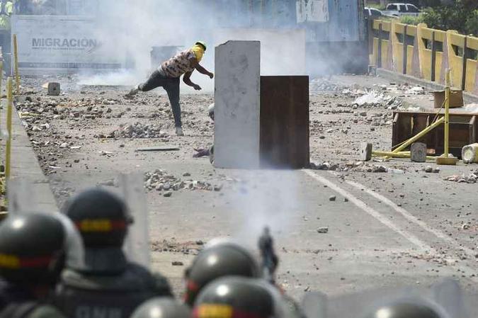 A fronteira do Brasil com a Venezuela está fechada desde o último dia 22(foto: Federico Parra/AFP) A fronteira do Brasil com a Venezuela está fechada desde o último dia 22(foto: Federico Parra/AFP)