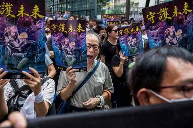 Pessoas de várias idades foram as ruas em apoio aos protestos(foto: Isaac LAWRENCE / AFP) Pessoas de várias idades foram as ruas em apoio aos protestos(foto: Isaac LAWRENCE / AFP)