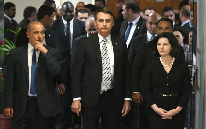 Presidente com Dodge: única chance de o presidente se guiar pela lista do próprio MP é ter entre os mais votados alguém afinado com o Planalto (foto: Ed Alves/CB/D.A Press ) Presidente com Dodge: única chance de o presidente se guiar pela lista do próprio MP é ter entre os mais votados alguém afinado com o Planalto (foto: Ed Alves/CB/D.A Press )