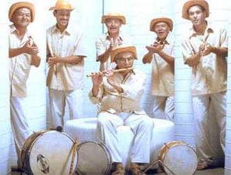 A Banda de Pífanos de Caruaru tem 85 anos de atividade, arte passada de pai para filho no interior pernambucano(foto: João Wainer/Divulgação) A Banda de Pífanos de Caruaru tem 85 anos de atividade, arte passada de pai para filho no interior pernambucano(foto: João Wainer/Divulgação)