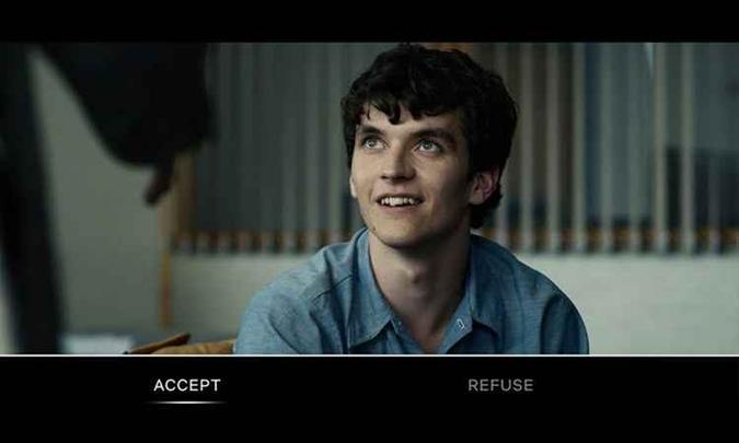 Interatividade máxima: Black mirror - Bandersnacth permitiu que o público escolhesse as próximas cenas da série, quase como um jogo(foto: Stuart Hendry/Netflix) Interatividade máxima: Black mirror - Bandersnacth permitiu que o público escolhesse as próximas cenas da série, quase como um jogo(foto: Stuart Hendry/Netflix)