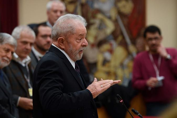 Lula voltou a negar que tenha recebidos empresários para tratar do tema(foto: FILIPPO MONTEFORTE/AFP) Lula voltou a negar que tenha recebidos empresários para tratar do tema(foto: FILIPPO MONTEFORTE/AFP)