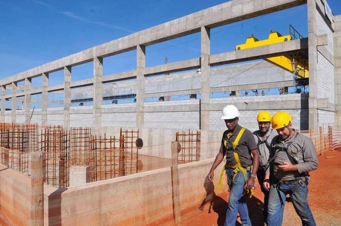 Os governadores Rodrigo Rollemberg, do Distrito Federal, e Marconi Perillo, de Goiás, fizeram vistoria nas obras da Estação Elevatória Valparaíso e da Adutora de Água Tratada, que fazem parte do Sistema Produtor de Água de Corumbá IVMinervino Junior/CB/DA Press Os governadores Rodrigo Rollemberg, do Distrito Federal, e Marconi Perillo, de Goiás, fizeram vistoria nas obras da Estação Elevatória Valparaíso e da Adutora de Água Tratada, que fazem parte do Sistema Produtor de Água de Corumbá IVMinervino Junior/CB/DA Press