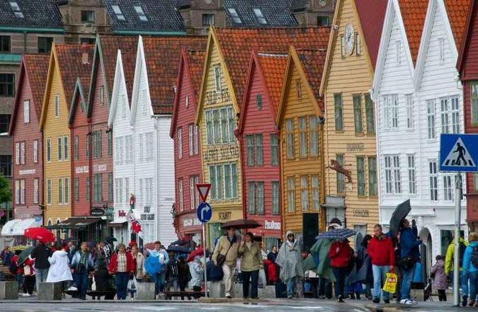 Bairro de Bryggen na cidade de Bergen- Noruega(foto: Visit Norway/Divulgação) Bairro de Bryggen na cidade de Bergen- Noruega(foto: Visit Norway/Divulgação)
