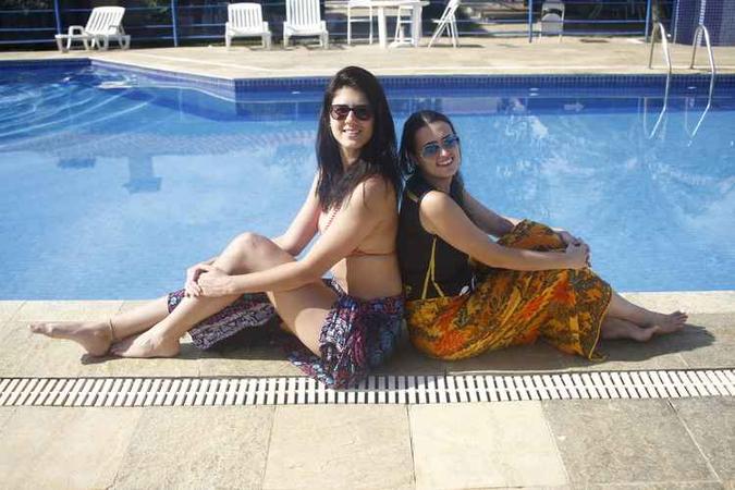 Juliana e Renata criaram o primeiro time de v�lei feminino da OAB/DF(foto: Ana Rayssa/CB/D.A Press)