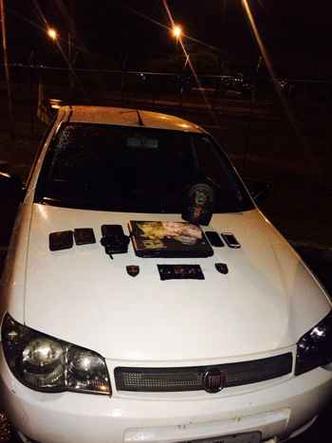 Abordagem aconteceu durante a madrugada desta segunda-feira (26/2)(foto: PMDF/Divulgação) Abordagem aconteceu durante a madrugada desta segunda-feira (26/2)(foto: PMDF/Divulgação)