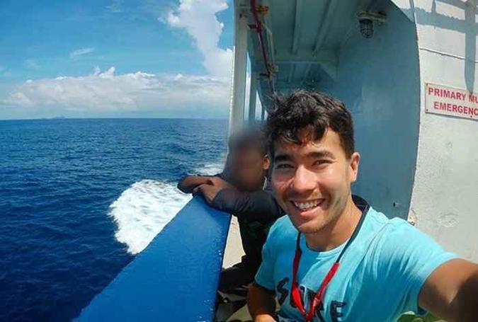 John Chau, de 27 anos, foi cercado e abatido em 16 de novembro quando colocou o pé na ilha Sentinela do Norte(foto: Reprodução/Twitter) John Chau, de 27 anos, foi cercado e abatido em 16 de novembro quando colocou o pé na ilha Sentinela do Norte(foto: Reprodução/Twitter)