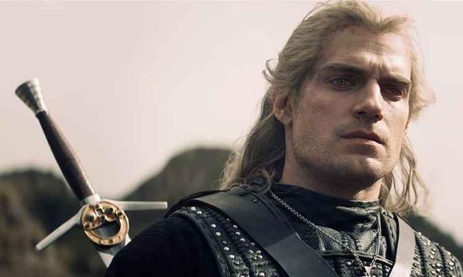 Henry Cavill dá vida ao protagonista, Geralt de Rivia(foto: YouTube/Reprodução) Henry Cavill dá vida ao protagonista, Geralt de Rivia(foto: YouTube/Reprodução)