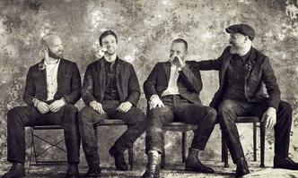 Coldplay fala sobre percalços da infância em novo clipe do álbum 'Everyday Life'(foto: Warner Music/Divulgação) Coldplay fala sobre percalços da infância em novo clipe do álbum 'Everyday Life'(foto: Warner Music/Divulgação)