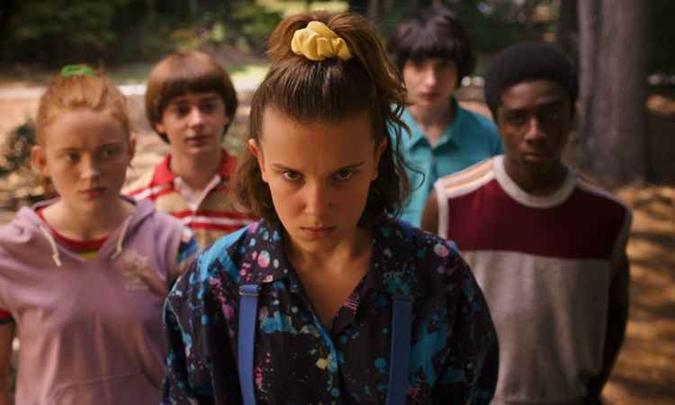 A segunda temporada de 'Stranger things' teve popularidade 60,8% menor que 'The Mandalorian'(foto: Netflix/Divulgação) A segunda temporada de 'Stranger things' teve popularidade 60,8% menor que 'The Mandalorian'(foto: Netflix/Divulgação)