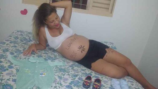 Lorrane Stefany de Souza Golçalves estava grávida de 41 semanas quando deu entrada no HRSam(foto: Arquivo pessoal) Lorrane Stefany de Souza Golçalves estava grávida de 41 semanas quando deu entrada no HRSam(foto: Arquivo pessoal)