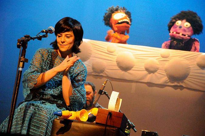 Fernanda Takai no show do projeto Música de Brinquedo(foto: Foto: Divulgação) Fernanda Takai no show do projeto Música de Brinquedo(foto: Foto: Divulgação)
