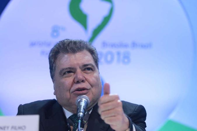 O ministro do Meio-Ambiente, Sarney Filho, afirmou que o desmatamento na Amazônia continua diminuindo(foto: Luiz Nova/CB.D.A.Press) O ministro do Meio-Ambiente, Sarney Filho, afirmou que o desmatamento na Amazônia continua diminuindo(foto: Luiz Nova/CB.D.A.Press)