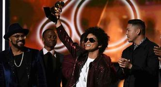 Ao todo, Bruno Mars, levou seis prêmios para casa(foto: Timothy A. CLARY/ AFP ) Ao todo, Bruno Mars, levou seis prêmios para casa(foto: Timothy A. CLARY/ AFP )