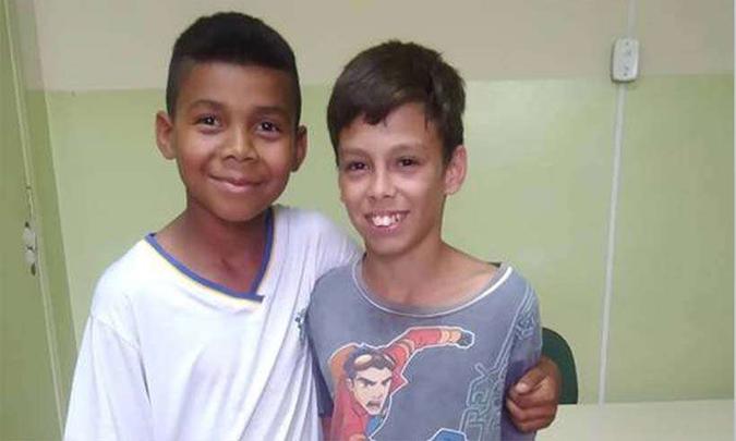 Um dos pequenos estudantes não poderia ir por falta de dinheiro (foto: Reprodução/Facebook) Um dos pequenos estudantes não poderia ir por falta de dinheiro (foto: Reprodução/Facebook)