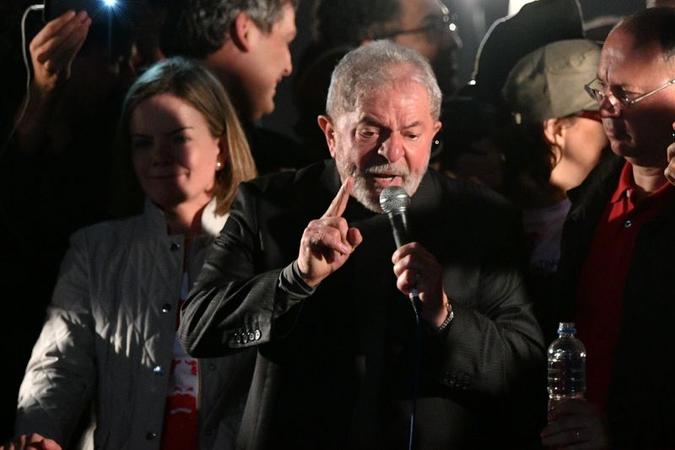 O caso envolvendo o sítio representa a terceira denúncia contra Lula no âmbito da Operação Lava-Jato(foto: Nelson Almeida/AFP) O caso envolvendo o sítio representa a terceira denúncia contra Lula no âmbito da Operação Lava-Jato(foto: Nelson Almeida/AFP)