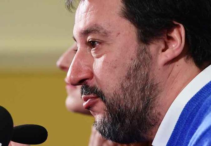 Facebook retirou o vídeo do líder de extrema-direita italiana Matteo Salvini(foto: Miguel Medina / AFP) Facebook retirou o vídeo do líder de extrema-direita italiana Matteo Salvini(foto: Miguel Medina / AFP)