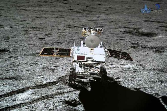 A sonda chinesa Yutu-2 aterrissou em solo lunar em janeiro: pouso no hemisfério que não se vê da Terra(foto: AFP / China National Space Administration (CNSA) via CNS) A sonda chinesa Yutu-2 aterrissou em solo lunar em janeiro: pouso no hemisfério que não se vê da Terra(foto: AFP / China National Space Administration (CNSA) via CNS)