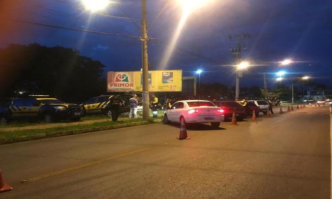 As blitze ocorreram em Samambaia, Plano Piloto, Gama e Lago Norte entre a noite de sexta-feira (25/01) e a madrugada de segunda-feira (28/1)(foto: Detran-DF/Divulgação) As blitze ocorreram em Samambaia, Plano Piloto, Gama e Lago Norte entre a noite de sexta-feira (25/01) e a madrugada de segunda-feira (28/1)(foto: Detran-DF/Divulgação)