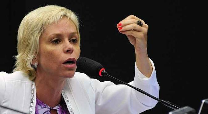A nomeação de Cristiane Brasil foi anunciada pelo presidente Michel Temer no dia 3 de janeiro, mas a deputada foi impedida de tomar posse por força de uma decisão liminar do juiz Leonardo da Costa Couceiro.(foto: Luiz Macedo/Camara dos Deputados) A nomeação de Cristiane Brasil foi anunciada pelo presidente Michel Temer no dia 3 de janeiro, mas a deputada foi impedida de tomar posse por força de uma decisão liminar do juiz Leonardo da Costa Couceiro.(foto: Luiz Macedo/Camara dos Deputados)