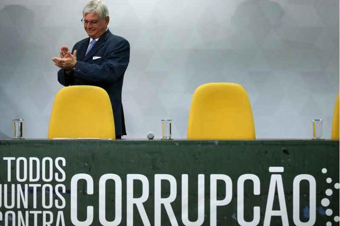 O ex-procurador-geral da República identificou relações entre a reunião e pagamentos realizados pela Odebrecht supostamente em benefício do PMDB(foto: Marcelo Camargo/Agencia Brasil) O ex-procurador-geral da República identificou relações entre a reunião e pagamentos realizados pela Odebrecht supostamente em benefício do PMDB(foto: Marcelo Camargo/Agencia Brasil)