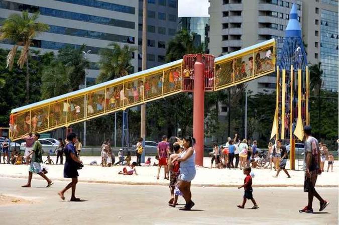 Foguete do Parque da Cidade está entre os brinquedos preferidos das crianças(foto: Marcelo Ferreira/CB/D.A Press) Foguete do Parque da Cidade está entre os brinquedos preferidos das crianças(foto: Marcelo Ferreira/CB/D.A Press)