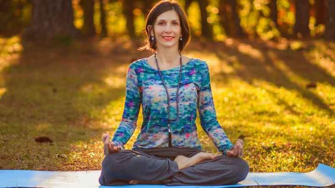 A meditação é a proposta de Amanda Dreher para uma jornada de cura(foto: Luz da Serra/Divulgação) A meditação é a proposta de Amanda Dreher para uma jornada de cura(foto: Luz da Serra/Divulgação)