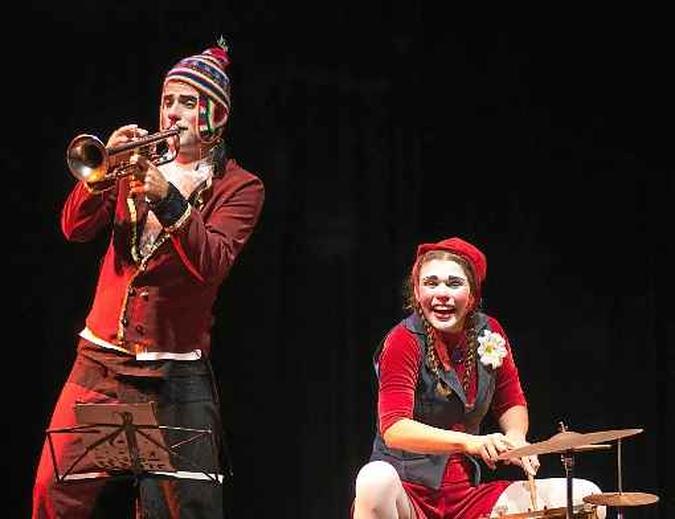 A Cia. Circo Rebote já se apresentou em dois festivais, um on-line e outro com distanciamento social, durante a pandemia(foto: Cia. Circo Rebote/Divulgação) A Cia. Circo Rebote já se apresentou em dois festivais, um on-line e outro com distanciamento social, durante a pandemia(foto: Cia. Circo Rebote/Divulgação)