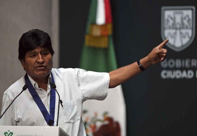 À tarde, Morales foi recebido em uma cerimônia pela prefeita da Cidade do México(foto: Pedro Pardo / AFP) À tarde, Morales foi recebido em uma cerimônia pela prefeita da Cidade do México(foto: Pedro Pardo / AFP)
