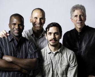 Yellowjackets está na estrada desde os anos 1980(foto: About Jazz/Reprodução da internet) Yellowjackets está na estrada desde os anos 1980(foto: About Jazz/Reprodução da internet)