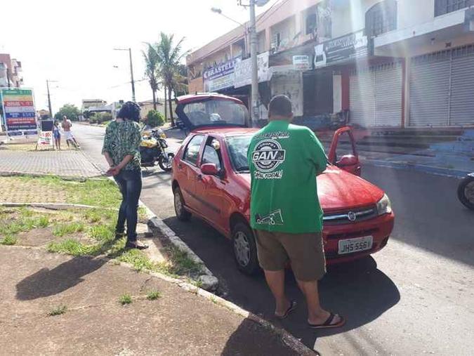 Dupla foi perseguida de Águas Claras a Taguatinga, onde foi presa.(foto: Reprodução/PMDF) Dupla foi perseguida de Águas Claras a Taguatinga, onde foi presa.(foto: Reprodução/PMDF)