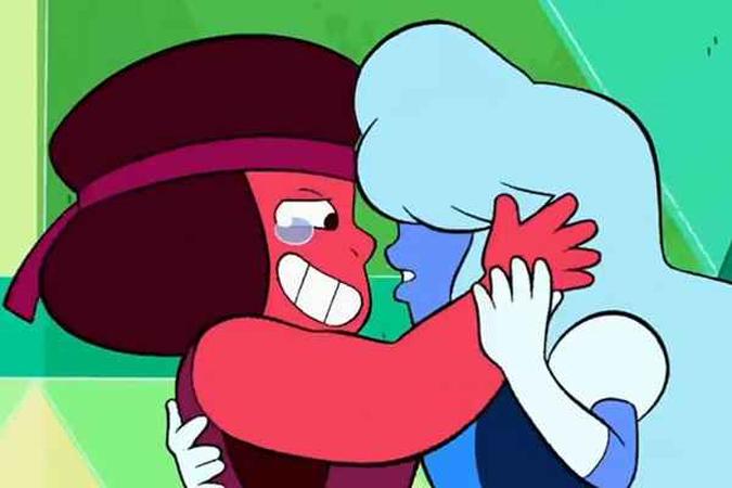 Os produtores de 'Steven universe' confirmaram o romance lésbico(foto: Reprodução/Internet) Os produtores de 'Steven universe' confirmaram o romance lésbico(foto: Reprodução/Internet)