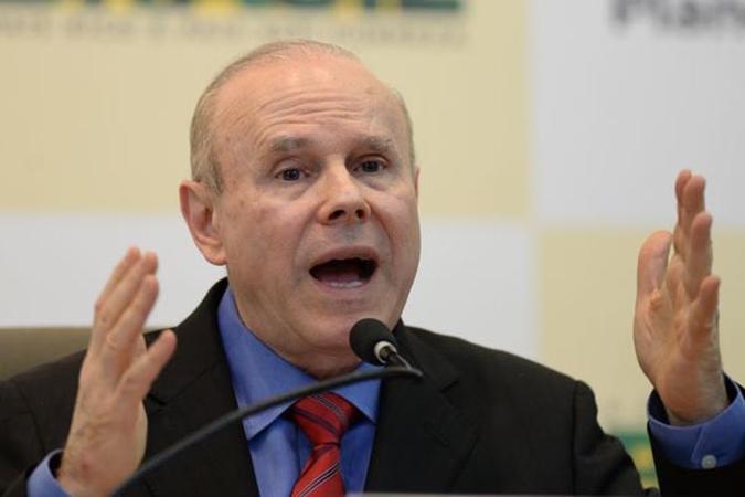 Mantega: o que está definido é que terá um aumento, mas não sabemos se ele vai ser pequeno ou não(foto: Evaristo Sá/AFP) Mantega: o que está definido é que terá um aumento, mas não sabemos se ele vai ser pequeno ou não(foto: Evaristo Sá/AFP)