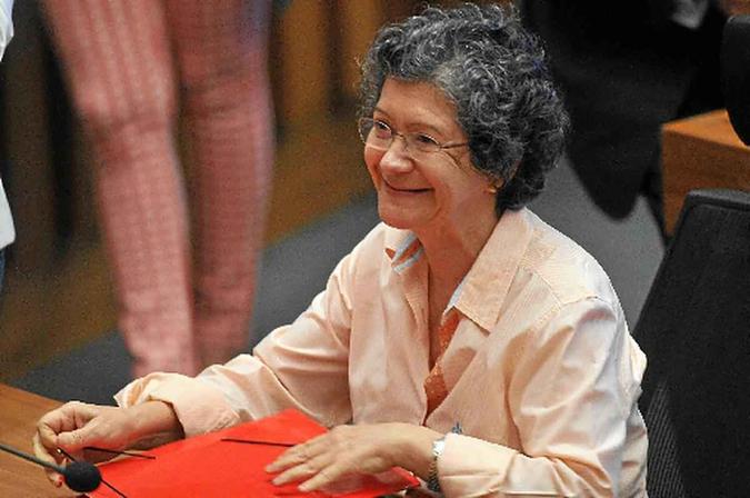 Arlete Sampaio Ex-vice-governadora, ex-distrital e uma das fundadoras do PT em Brasília, Arlete não disputou as eleições de 2014, mas pretende voltar ao protagonismo do meio político no próximo ano; por isso, tem preferência por um cargo proporcional. É formada em medicina e foi titular da Secretaria de Desenvolvimento Social no governo de Agnelo Queiroz. Cargo a disputar: deputada distritalMinervino Junior/CB/D.A Press - 20/6/17 Arlete Sampaio Ex-vice-governadora, ex-distrital e uma das fundadoras do PT em Brasília, Arlete não disputou as eleições de 2014, mas pretende voltar ao protagonismo do meio político no próximo ano; por isso, tem preferência por um cargo proporcional. É formada em medicina e foi titular da Secretaria de Desenvolvimento Social no governo de Agnelo Queiroz. Cargo a disputar: deputada distritalMinervino Junior/CB/D.A Press - 20/6/17