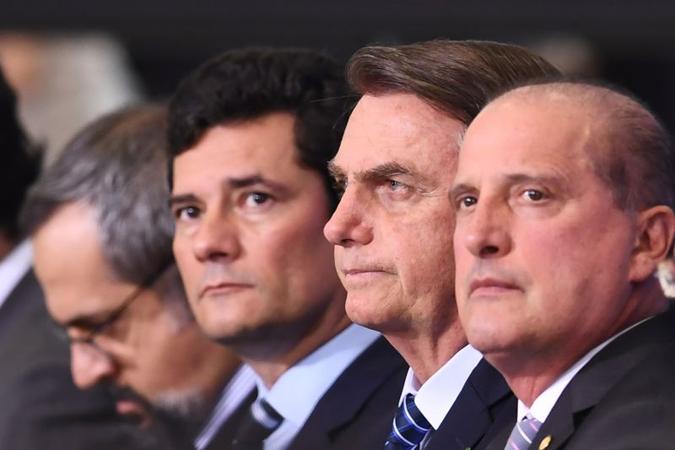 Na sentença, o magistrado também faz críticas a ministros do governo Bolsonaro(foto: Evaristo Sá/AFP) Na sentença, o magistrado também faz críticas a ministros do governo Bolsonaro(foto: Evaristo Sá/AFP)