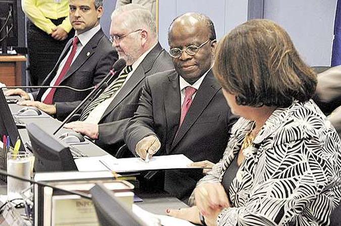 Barbosa considera que um juiz não deve participar de churrascos ou de troca de e-mails com advogados(foto: Rose May/CB/D.A Press) Barbosa considera que um juiz não deve participar de churrascos ou de troca de e-mails com advogados(foto: Rose May/CB/D.A Press)