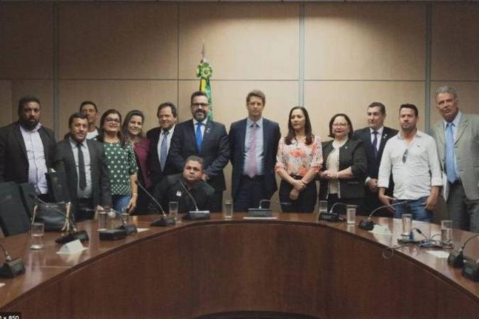 Em 6 de novembro 2019, o ministro do Meio Ambiente, Ricardo Salles, se reuniu com infratores ambientais da Resex Chico Mendes(foto: Divulgação) Em 6 de novembro 2019, o ministro do Meio Ambiente, Ricardo Salles, se reuniu com infratores ambientais da Resex Chico Mendes(foto: Divulgação)