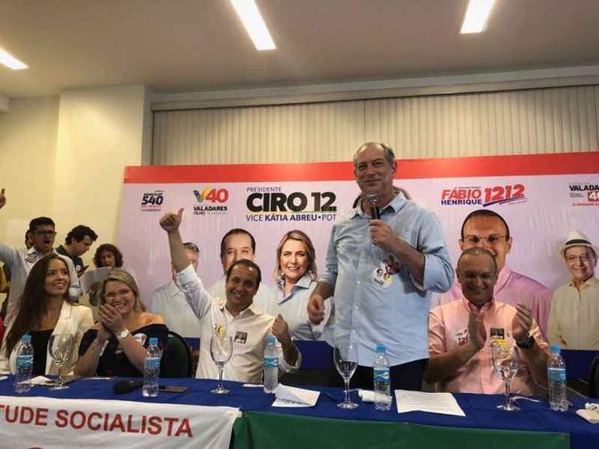 Ciro visitou Pernambuco e Sergipe, dando início a uma peregrinação por seis estados da Região Nordeste(foto: Reprodução/WhatsApp) Ciro visitou Pernambuco e Sergipe, dando início a uma peregrinação por seis estados da Região Nordeste(foto: Reprodução/WhatsApp)