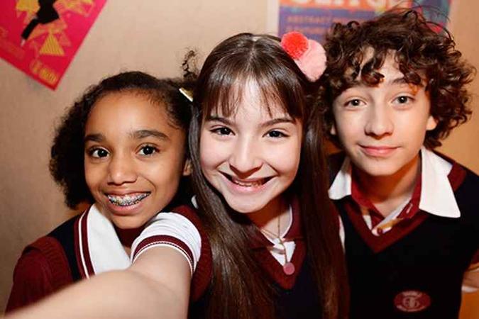 A opções para as crianças pode ser a novela 'As aventuras de Poliana'(foto: Reprodução/SiteSBT) A opções para as crianças pode ser a novela 'As aventuras de Poliana'(foto: Reprodução/SiteSBT)