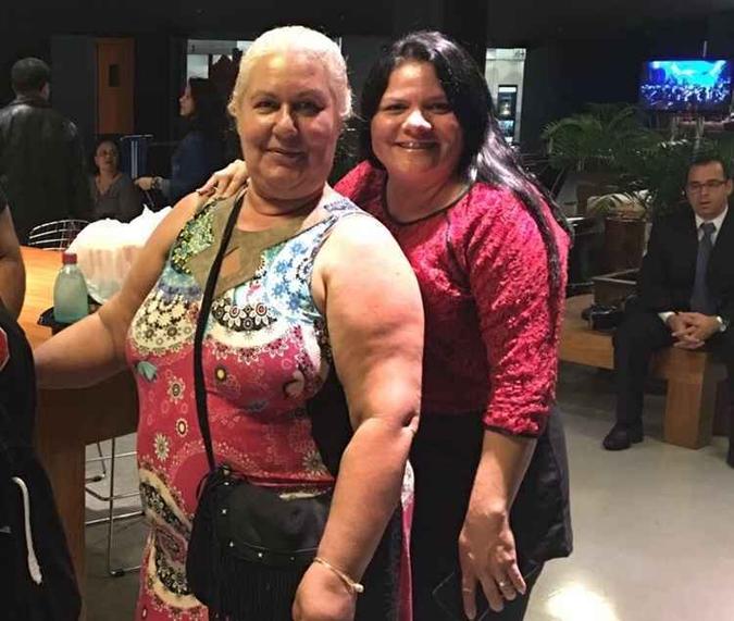 A pastora Ketiane Couto e a comerciante Edwane Queiroz ganharam os ingressos na igreja(foto: Douglas Carvalho/Esp. Cb/DA Press) A pastora Ketiane Couto e a comerciante Edwane Queiroz ganharam os ingressos na igreja(foto: Douglas Carvalho/Esp. Cb/DA Press)