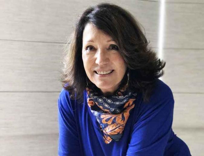 Vera Lúcia de Oliveira lança 'O beijo da mãe e outros ensaios de literatura & psicanálise(foto: Carol Caminha/Divulgação) Vera Lúcia de Oliveira lança 'O beijo da mãe e outros ensaios de literatura & psicanálise(foto: Carol Caminha/Divulgação)