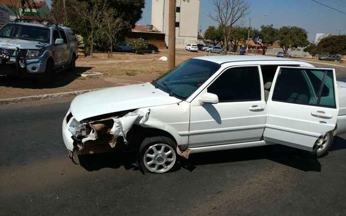 Na fuga, um carro que estava estacionado perto do estabelecimento foi roubado(foto: PMDF/Divulgação) Na fuga, um carro que estava estacionado perto do estabelecimento foi roubado(foto: PMDF/Divulgação)
