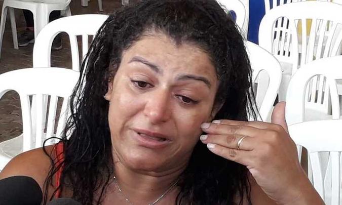 Claudinete Euflavia do Carmo Miranda veio ao local na tentativa de fazer o cadastro. Ela é casada com o operador de máquinas Wagner Walmir Miranda, que está desaparecido(foto: Jair Amaral/EM/D.A. Press) Claudinete Euflavia do Carmo Miranda veio ao local na tentativa de fazer o cadastro. Ela é casada com o operador de máquinas Wagner Walmir Miranda, que está desaparecido(foto: Jair Amaral/EM/D.A. Press)