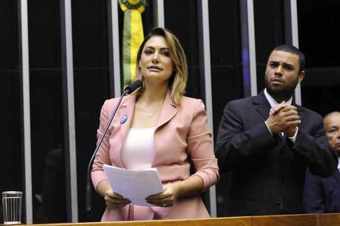 Sessão Solene em homenagem ao Dia Mundial das Doenças Raras. Primeira-dama do Brasil, Michelle Bolsonaro(foto: Cleia Viana/Câmara dos Deputados ) Sessão Solene em homenagem ao Dia Mundial das Doenças Raras. Primeira-dama do Brasil, Michelle Bolsonaro(foto: Cleia Viana/Câmara dos Deputados )