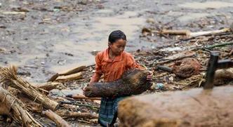 Inundações e deslizamentos de terra causados %u200B%u200Bpor chuvas torrenciais mataram 26 pessoas e deixaram 15 desaparecidos nas províncias do norte do Vietnã(foto: AFP/STR - 7/8/2017) Inundações e deslizamentos de terra causados %u200B%u200Bpor chuvas torrenciais mataram 26 pessoas e deixaram 15 desaparecidos nas províncias do norte do Vietnã(foto: AFP/STR - 7/8/2017)
